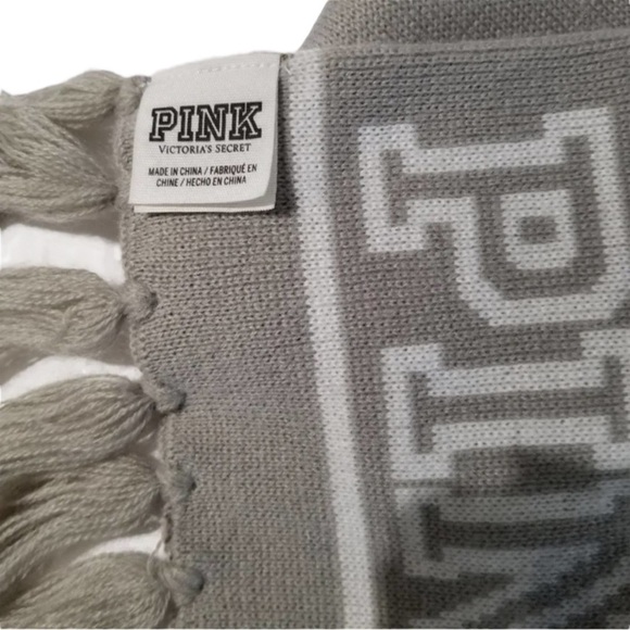 PINK VICTORIA’S SECRET Spellout Knit Scarf w/ Tassels in Gray/White - Picture 5 of 6